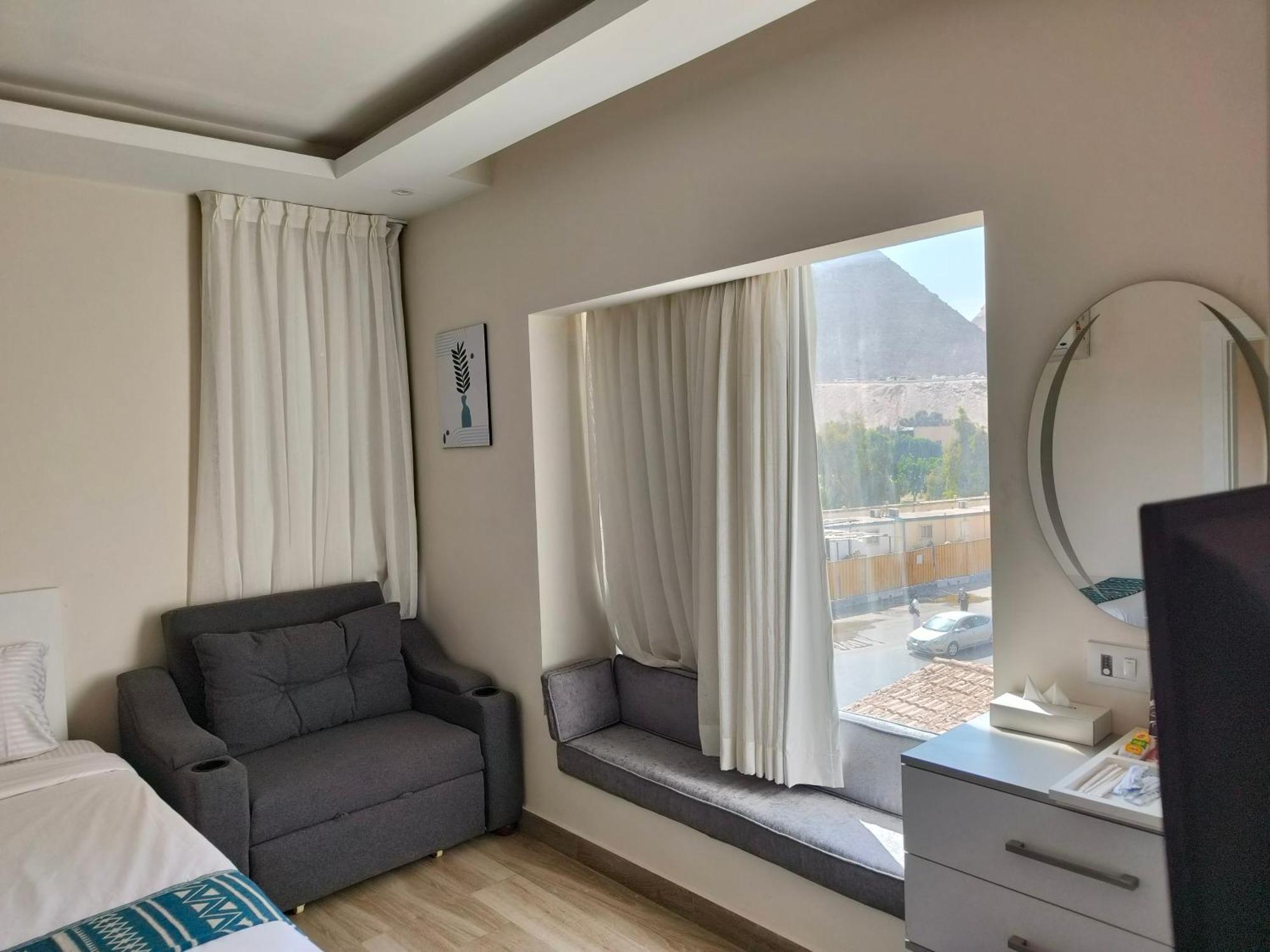 Maria Pyramids House Hotel Kafrat al Jabal Room photo
